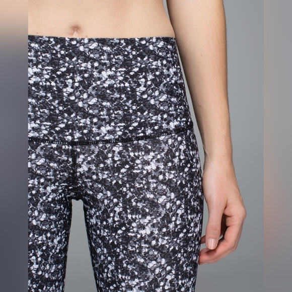 Lululemon Shine Tight Shimmy Shimmer Womens 4 Athlesuire Sporty Yoga Gym Sporty - Picture 6 of 16